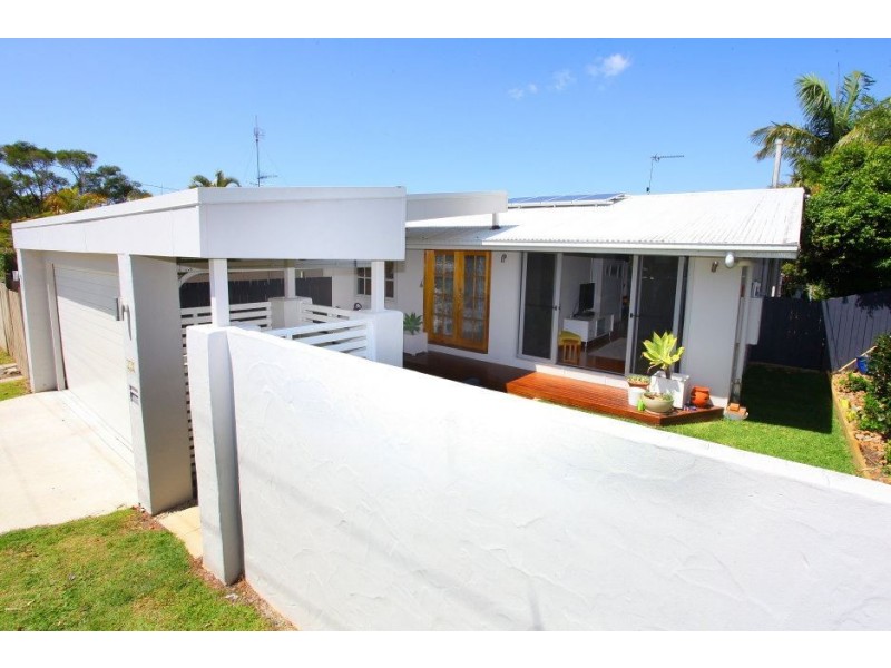 12 First Avenue, Labrador QLD 4215