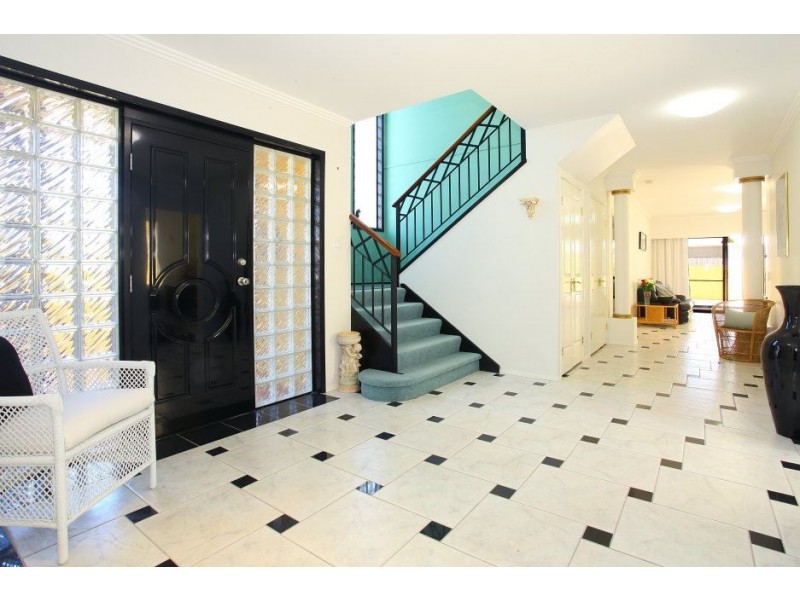 10 Stevens Street, Southport QLD 4215