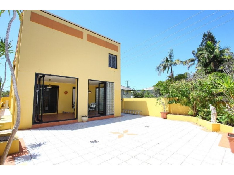 10 Stevens Street, Southport QLD 4215