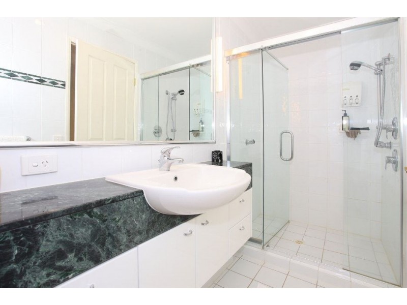 10 Stevens Street, Southport QLD 4215