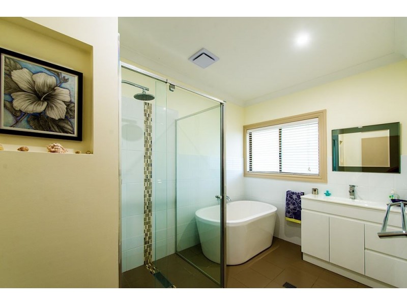 27 Bertana Drive, Mudgeeraba QLD 4213