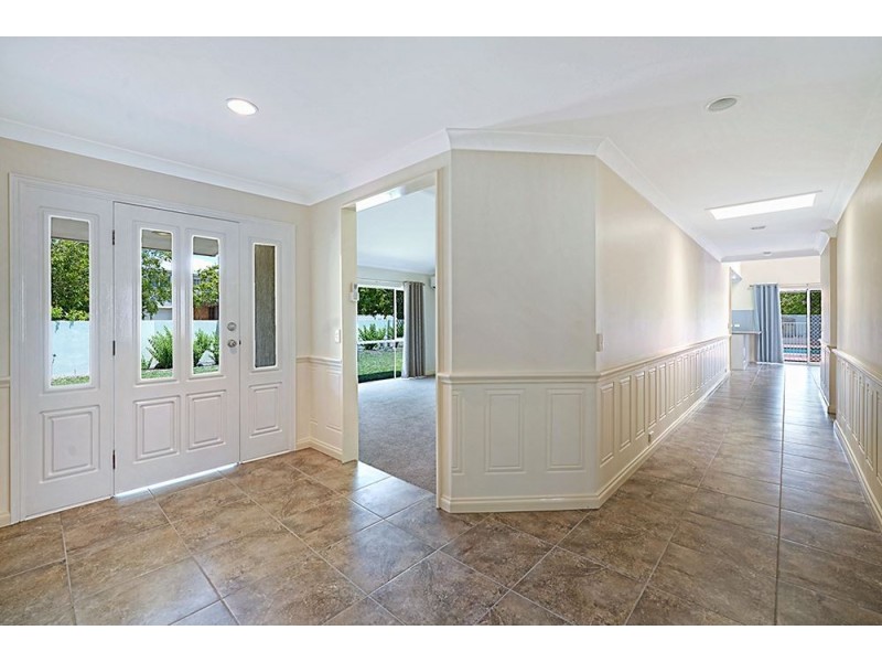 1 Charolais Crescent, Benowa Waters QLD 4217