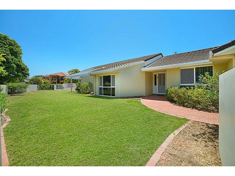1 Charolais Crescent, Benowa Waters QLD 4217