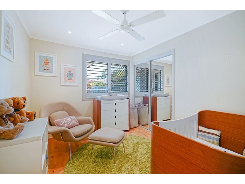 8 Brampton Court, Mermaid Waters QLD 4218