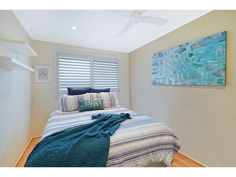 8 Brampton Court, Mermaid Waters QLD 4218