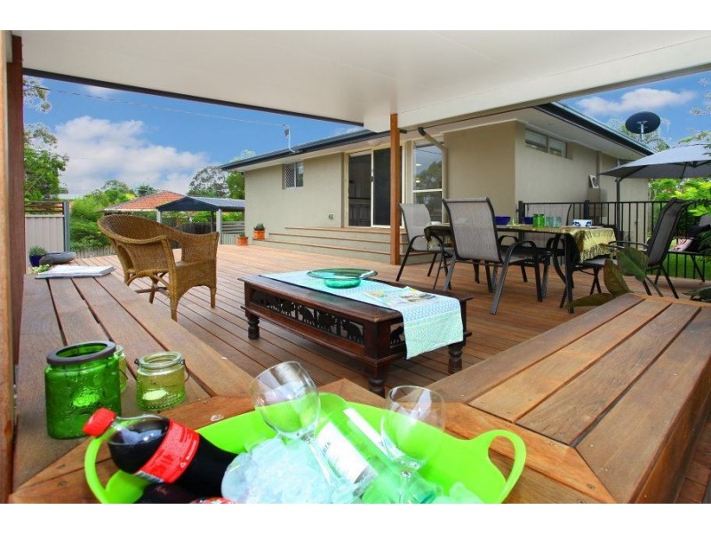 16 Bloodwood Crescent, Molendinar QLD 4214