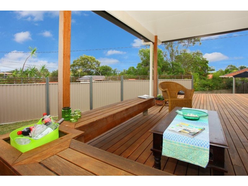 16 Bloodwood Crescent, Molendinar QLD 4214