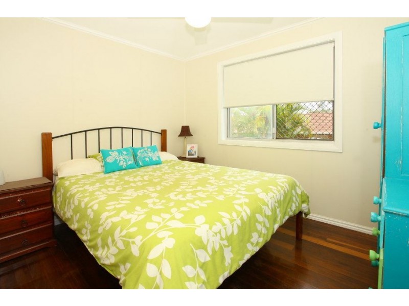 16 Bloodwood Crescent, Molendinar QLD 4214