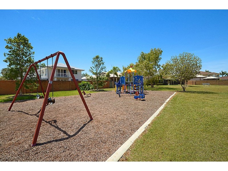 17 Martinique Way, Clear Island Waters QLD 4226