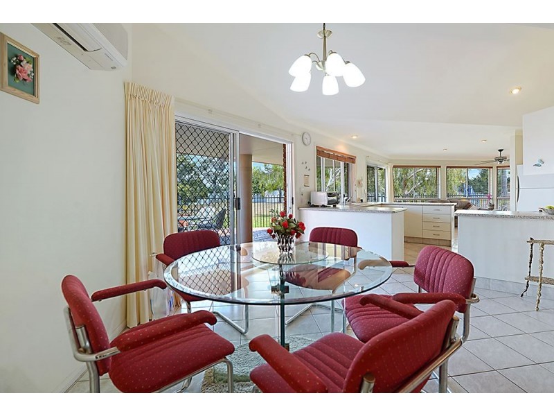 17 Martinique Way, Clear Island Waters QLD 4226