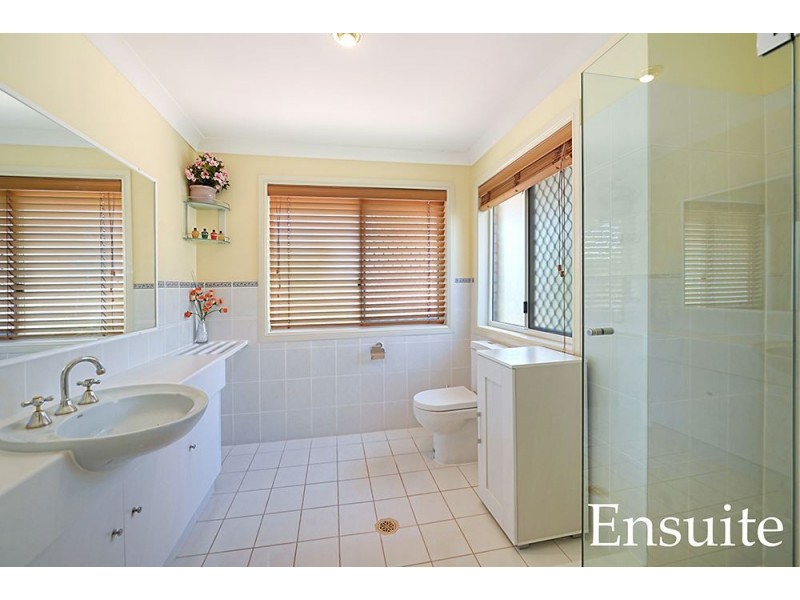 17 Martinique Way, Clear Island Waters QLD 4226
