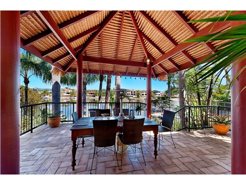 20 Charolais Crescent, Benowa Waters QLD 4217