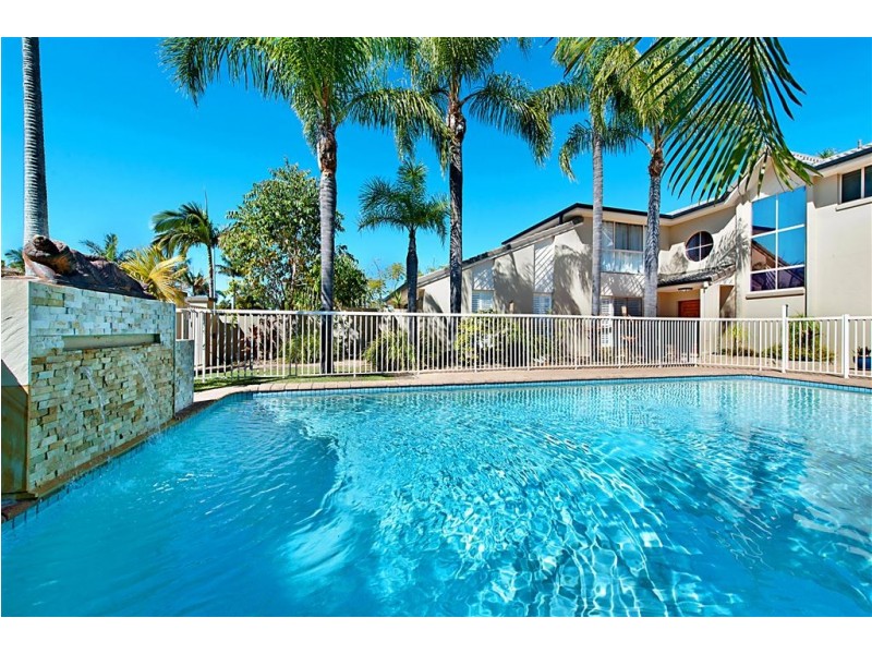 20 Charolais Crescent, Benowa Waters QLD 4217