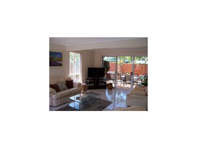 3 The Corso, Isle Of Capri QLD 4217