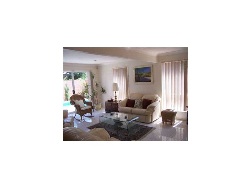 3 The Corso, Isle Of Capri QLD 4217