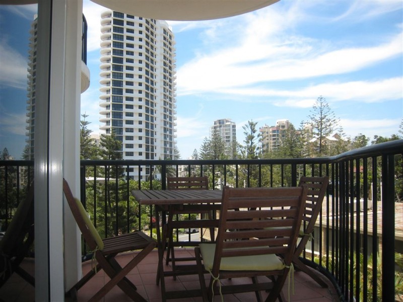 402/9-21 Beach Parade, Surfers Paradise QLD 4217