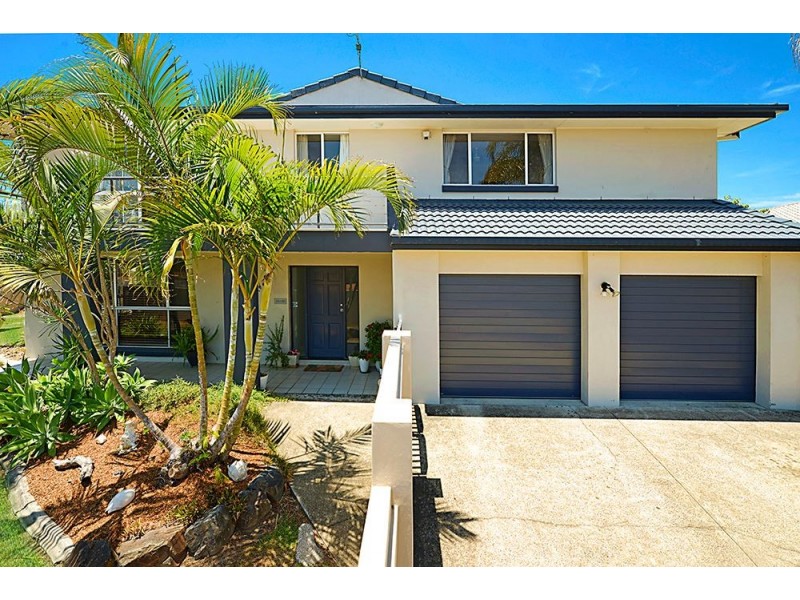 2 Bernardino Court, Mermaid Waters QLD 4218