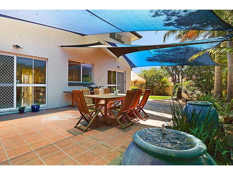 2 Bernardino Court, Mermaid Waters QLD 4218