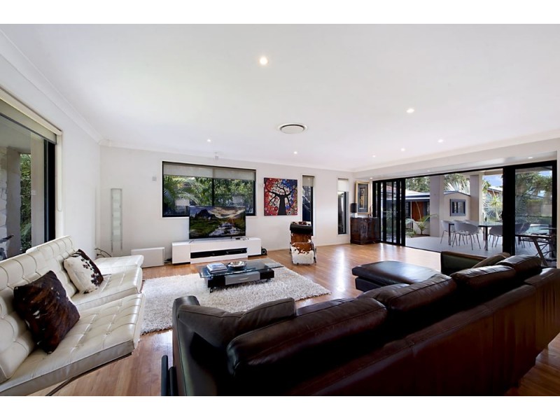 83 Cypress Drive, Broadbeach Waters QLD 4218