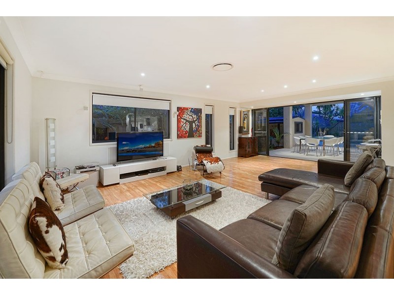 83 Cypress Drive, Broadbeach Waters QLD 4218