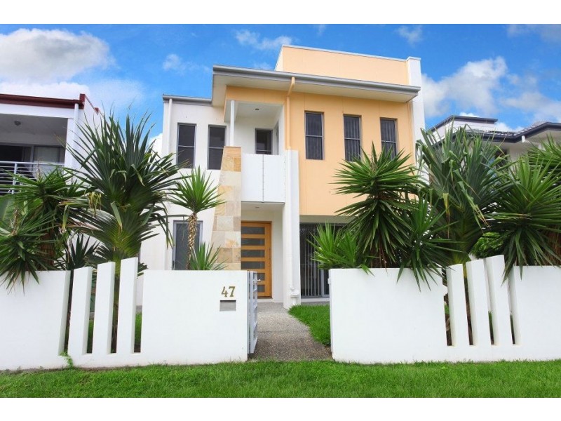 47 Sickle Avenue, Hope Island QLD 4212