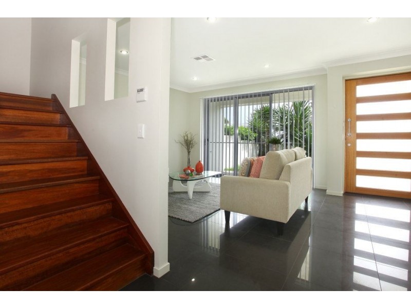 47 Sickle Avenue, Hope Island QLD 4212