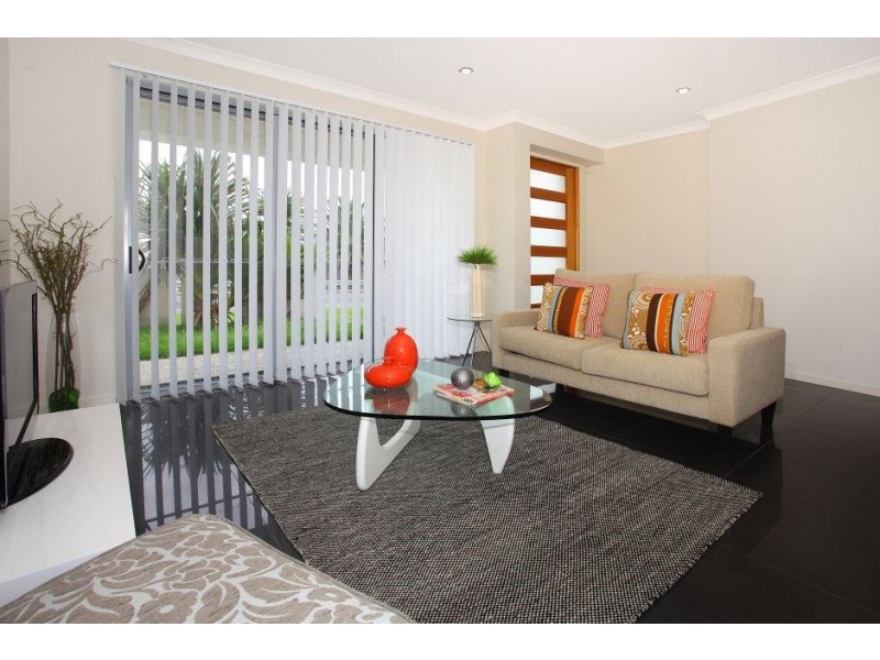 47 Sickle Avenue, Hope Island QLD 4212