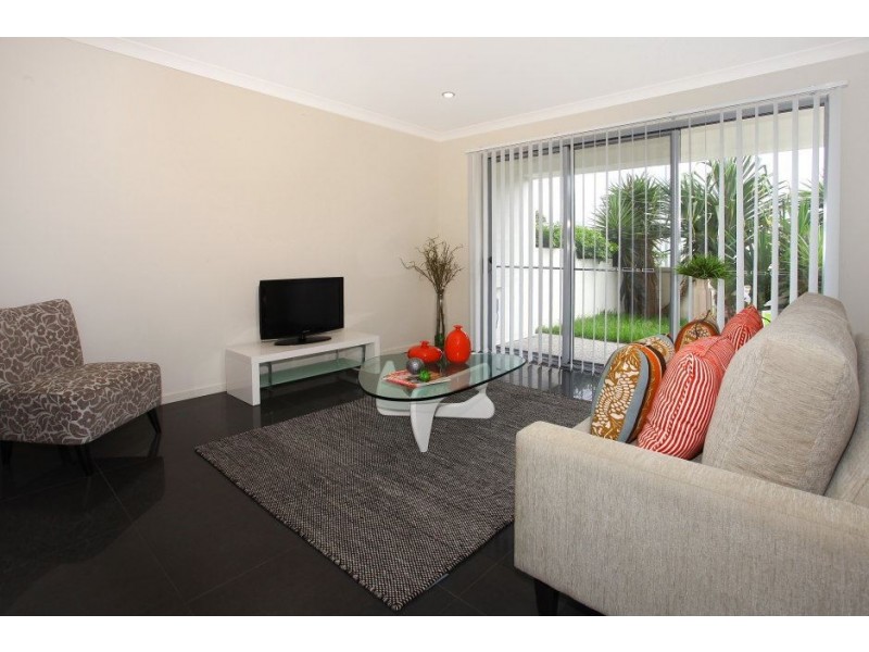 47 Sickle Avenue, Hope Island QLD 4212