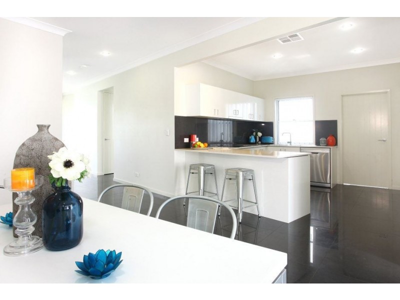 47 Sickle Avenue, Hope Island QLD 4212