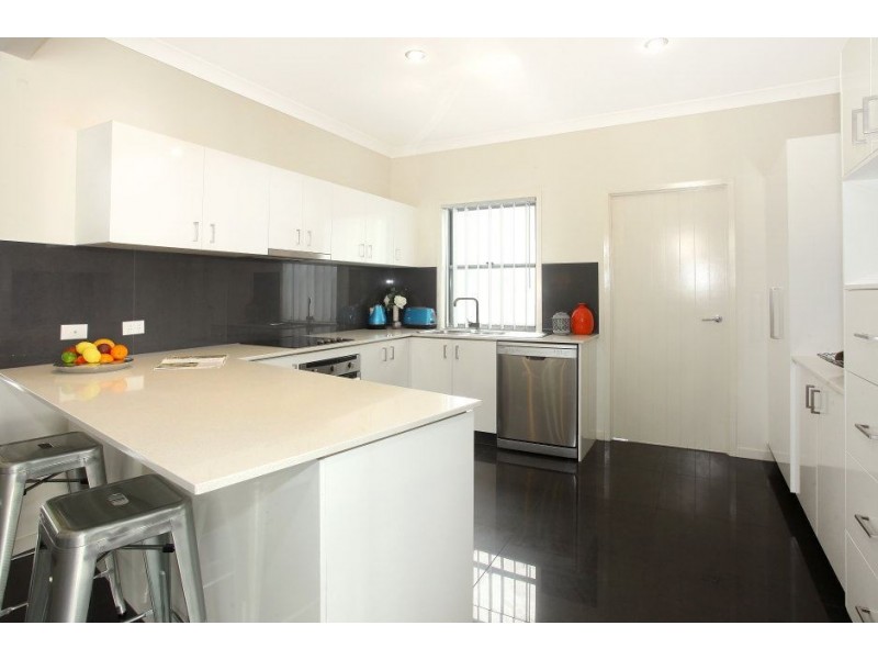 47 Sickle Avenue, Hope Island QLD 4212