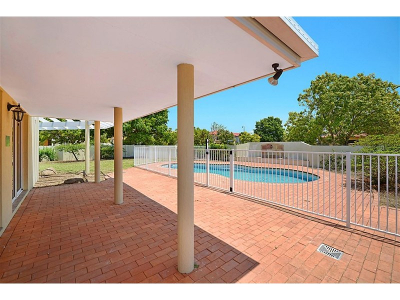 1 Charolais Crescent, Benowa Waters QLD 4217