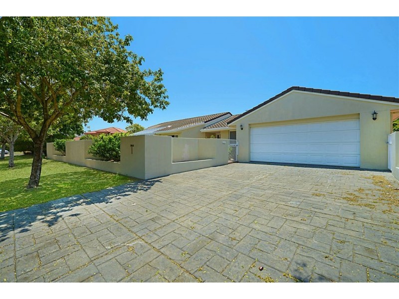 1 Charolais Crescent, Benowa Waters QLD 4217