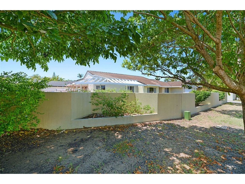 1 Charolais Crescent, Benowa Waters QLD 4217