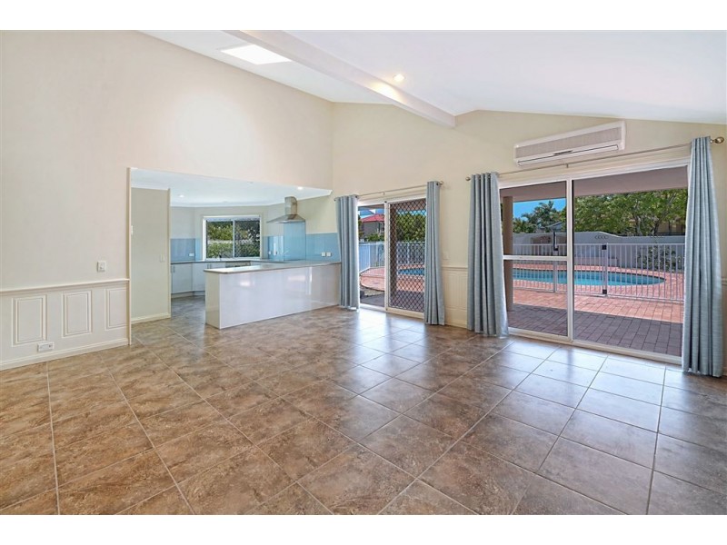 1 Charolais Crescent, Benowa Waters QLD 4217
