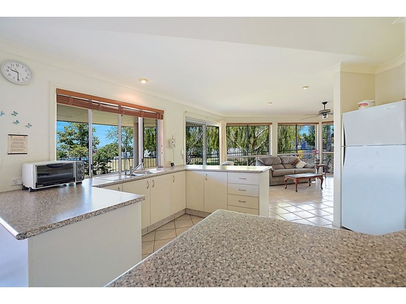 17 Martinique Way, Clear Island Waters QLD 4226