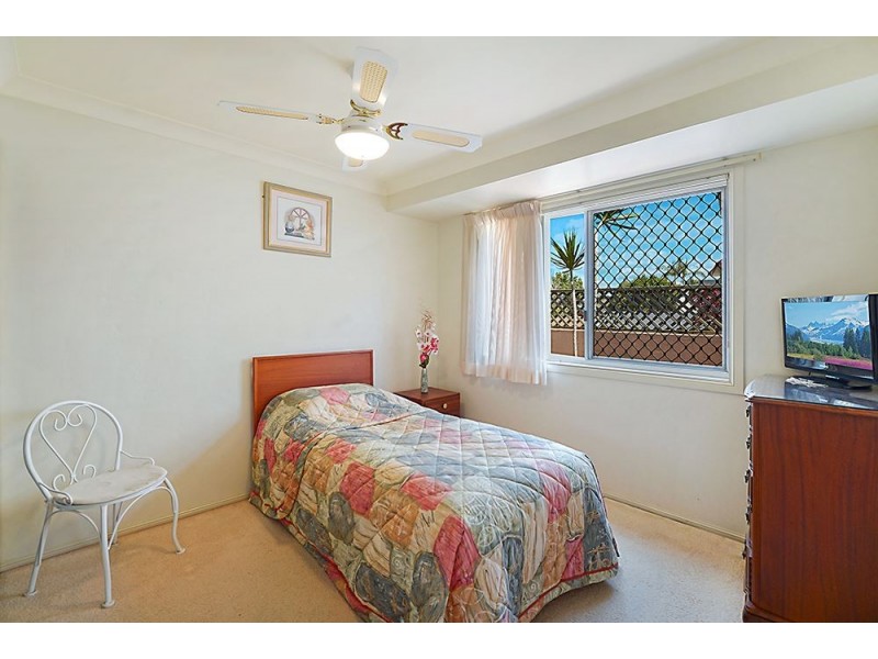 17 Martinique Way, Clear Island Waters QLD 4226