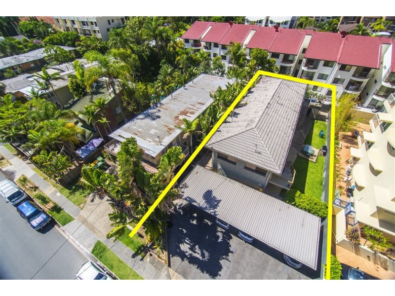 9 Cronin Avenue, Main Beach QLD 4217