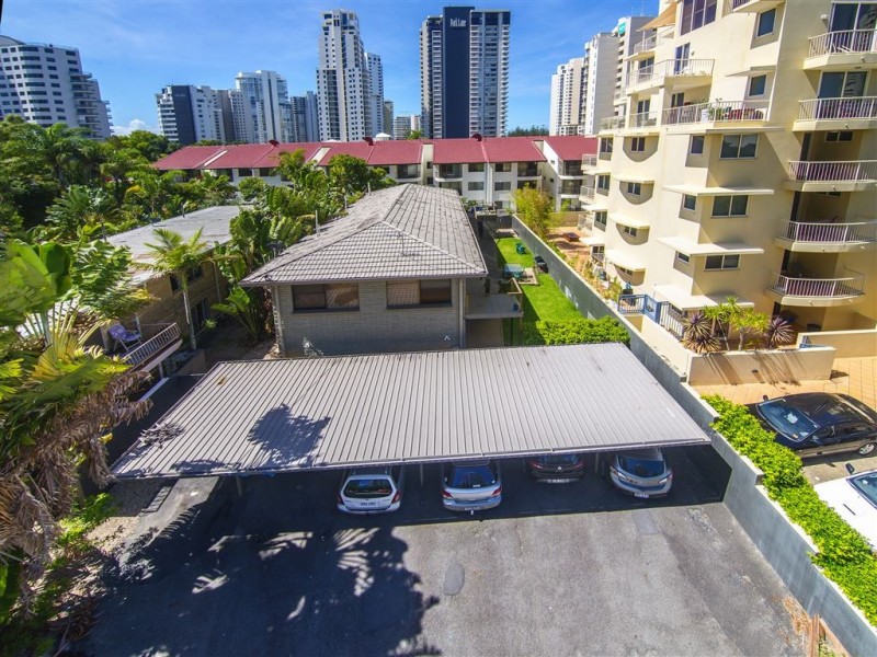 9 Cronin Avenue, Main Beach QLD 4217