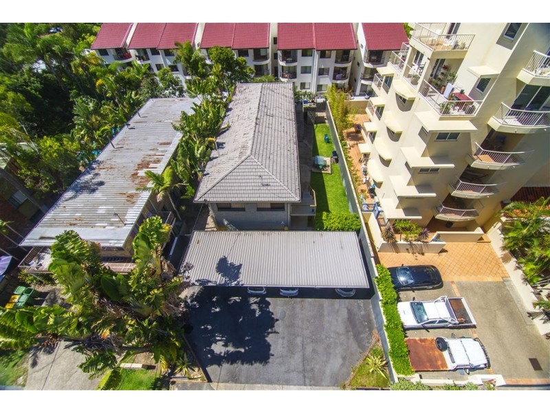 9 Cronin Avenue, Main Beach QLD 4217