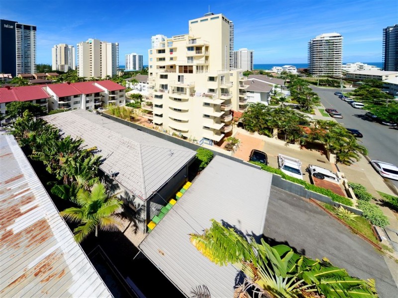 9 Cronin Avenue, Main Beach QLD 4217