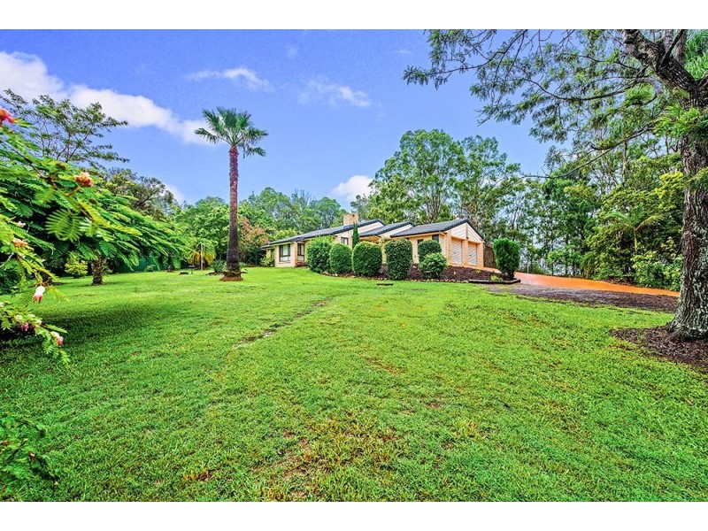 4 Old Tamborine Road, Oxenford QLD 4210