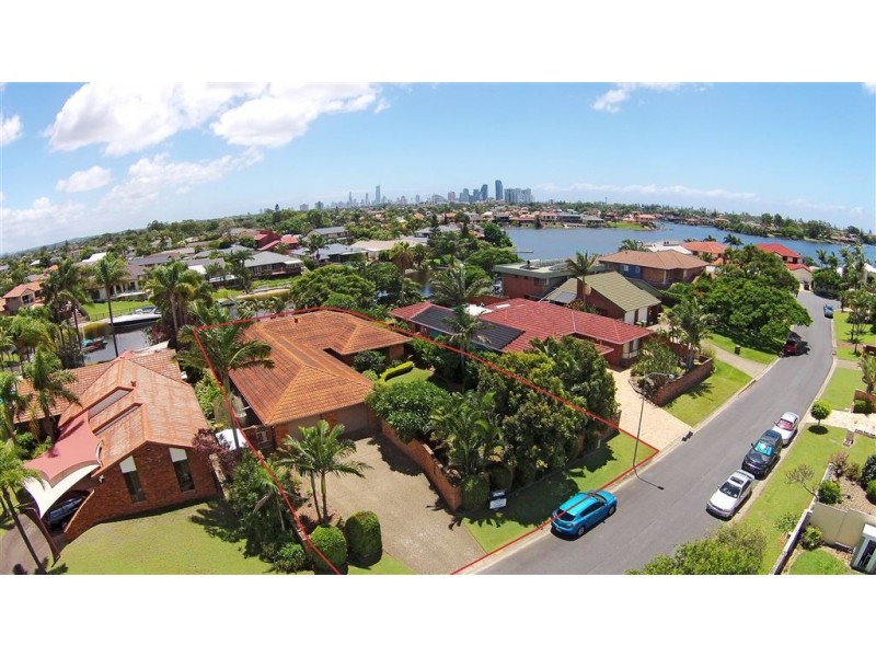 12 Winch Court, Mermaid Waters QLD 4218