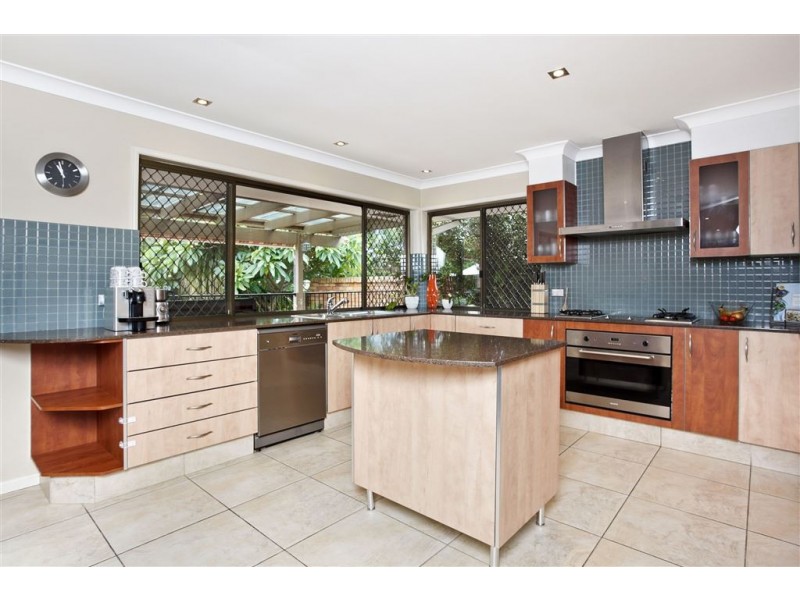 12 Winch Court, Mermaid Waters QLD 4218