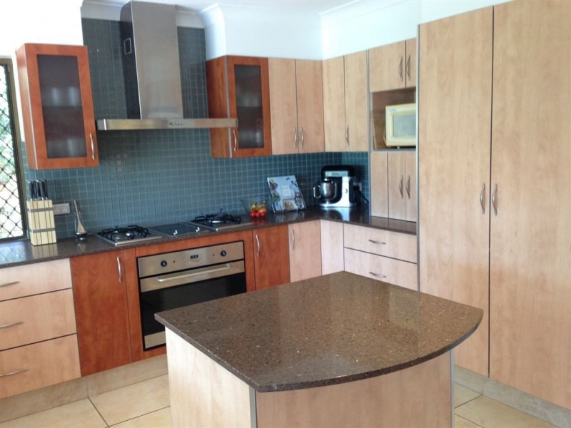 12 Winch Court, Mermaid Waters QLD 4218