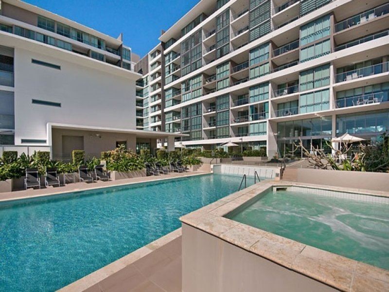 2003/33 T E Peters Drive, Broadbeach Waters QLD 4218
