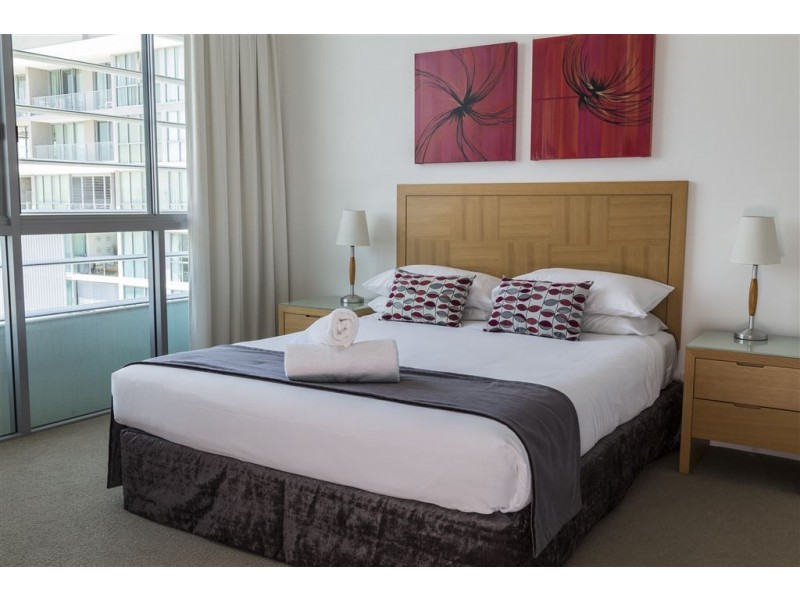 2003/33 T E Peters Drive, Broadbeach Waters QLD 4218