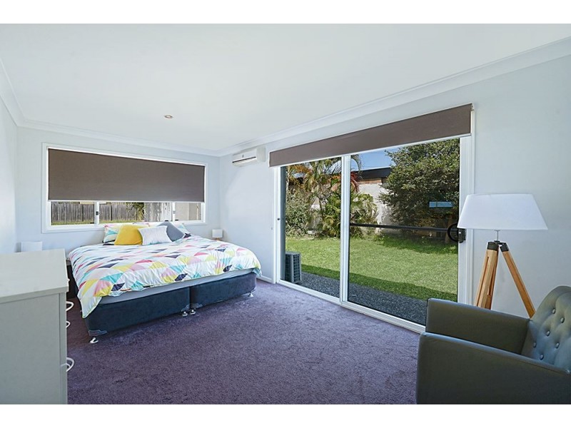 162 Monaco Street, Broadbeach Waters QLD 4218