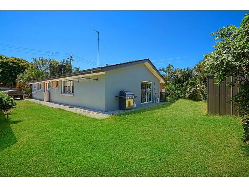 162 Monaco Street, Broadbeach Waters QLD 4218