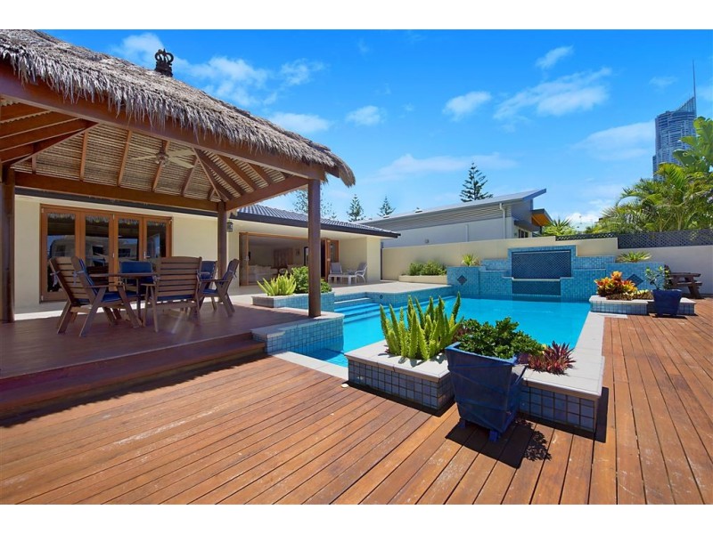 10 St Andrews Avenue, Isle Of Capri QLD 4217