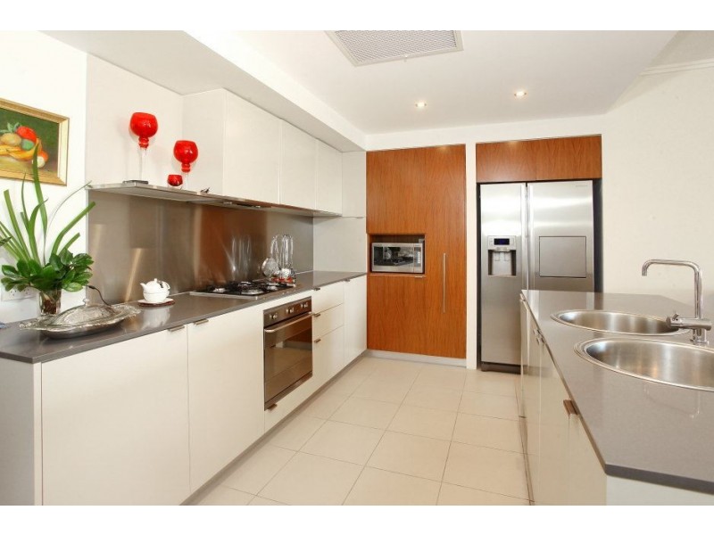 1717/1 Rialto Quay Drive (Stillwater), Hope Island QLD 4212